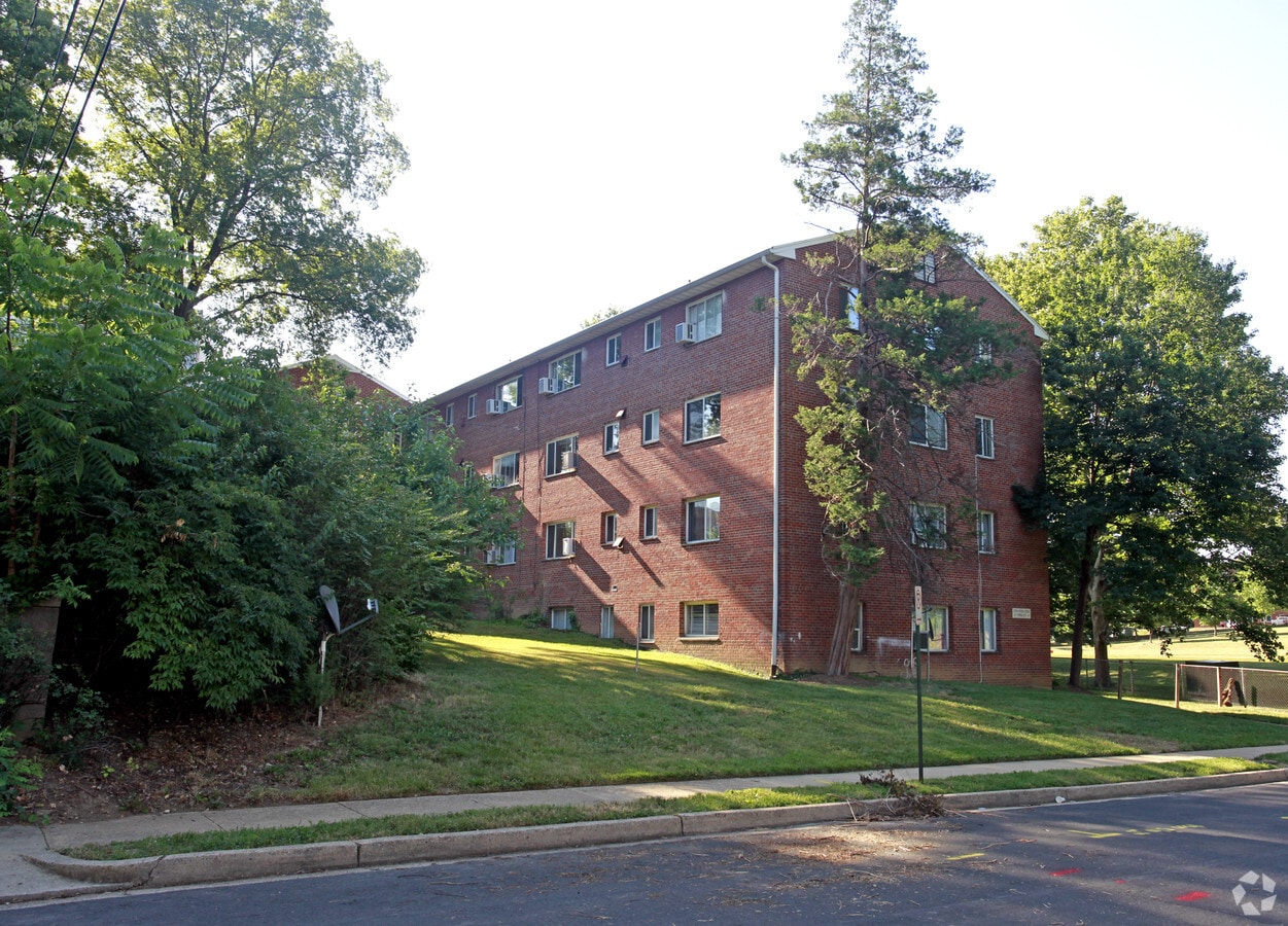 Photo - Aurora Hills Apartments