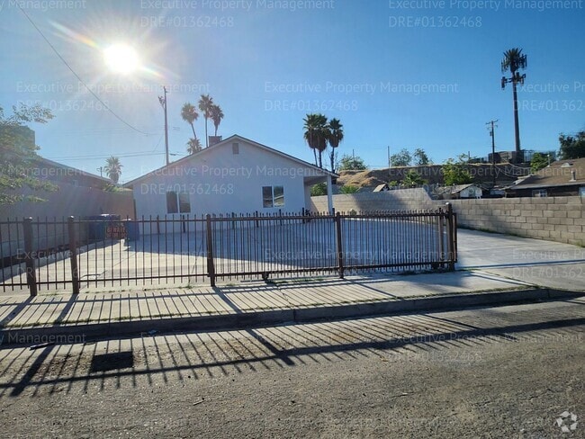 Building Photo - New constructed 3 bedroom/ 2 bathroom home