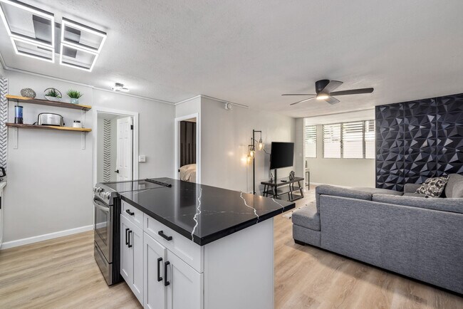 225 Lili?uokalani Avenue-SI ID1234486P
