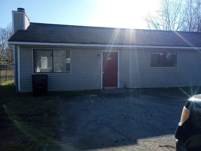 Building Photo - 2 Bedroom 1 Bathroom Rental