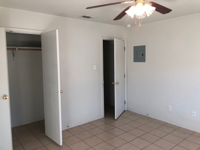 Photo - 403 Justin Ln Unidad A