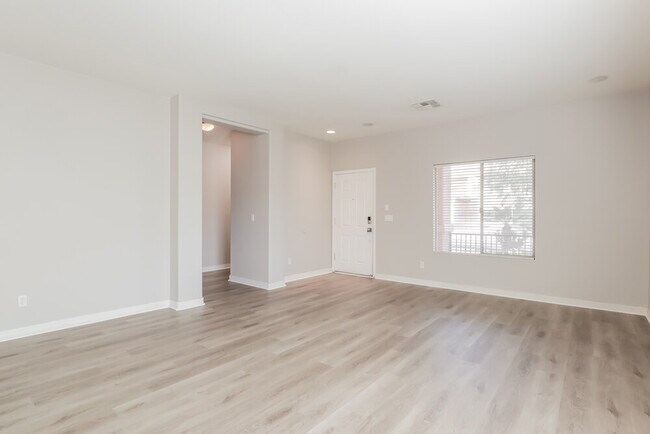 Photo - 59 W Calle Bayeta