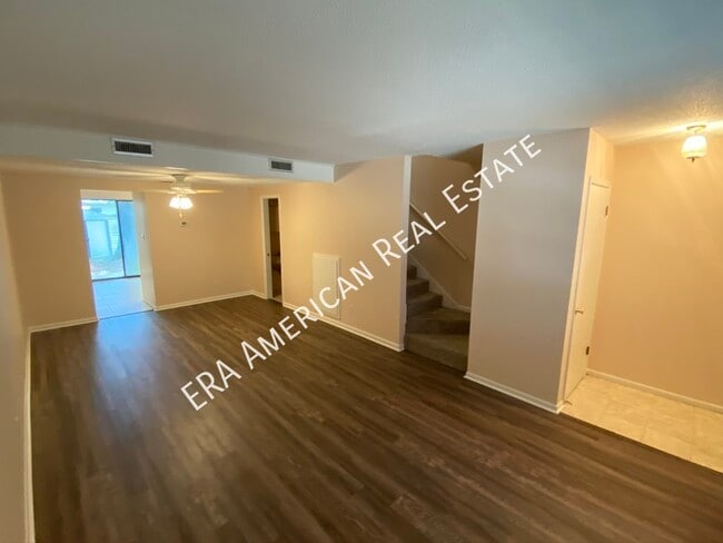 Photo - 532 Parkview Rd NW