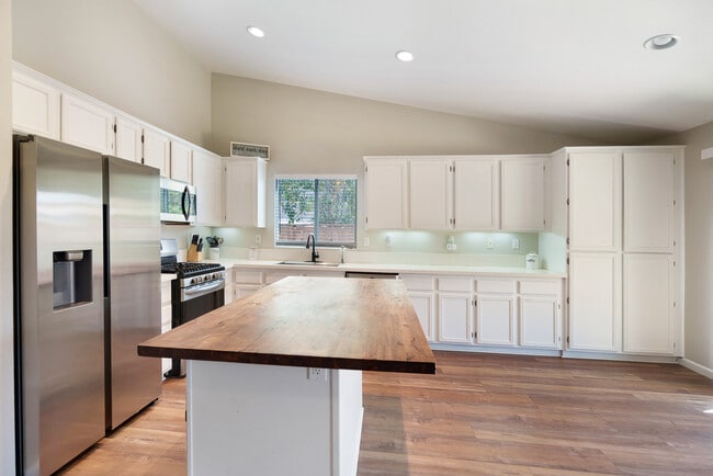 Photo - 25349 Silverwood Ln