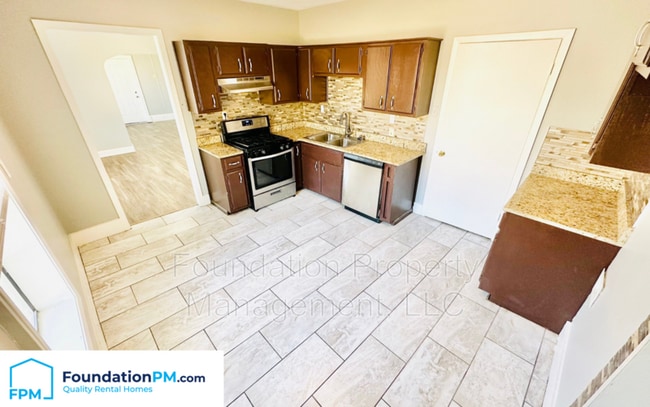 Photo - 888 Looney Ave