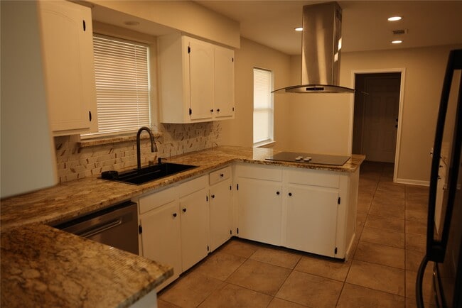 Photo - 1038 Cottage Oak Ln