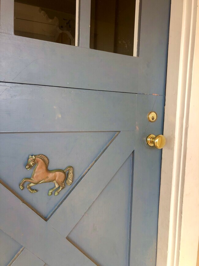 Photo - 880 Cambridge Dr