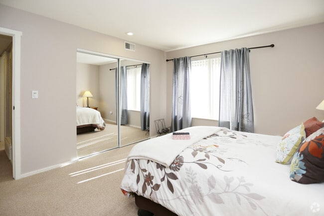 Sutton Club Apartments