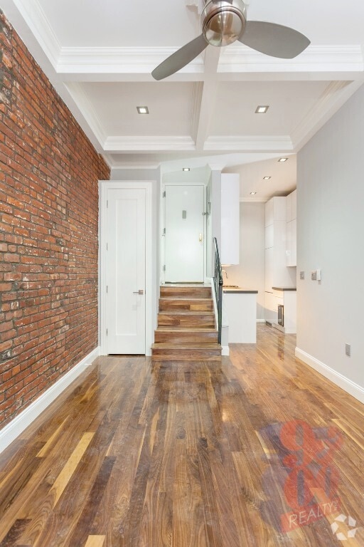 Building Photo - 564 Hudson St Unit 2 Rental