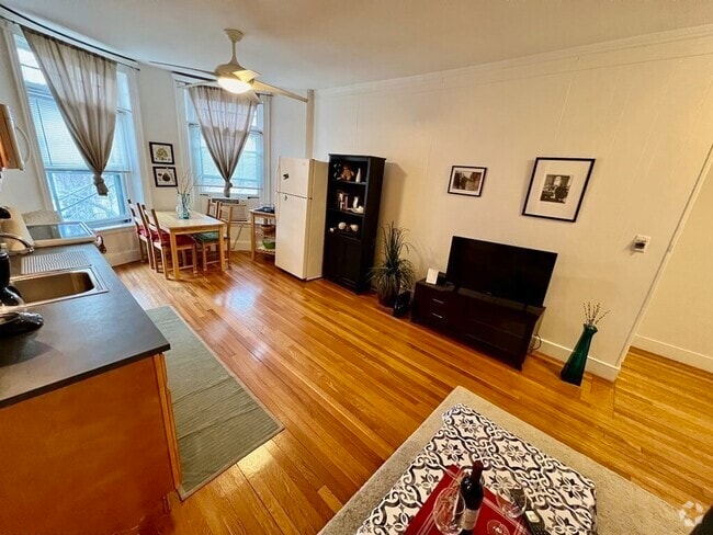 Building Photo - 36 Winchester St Unit 7 Rental