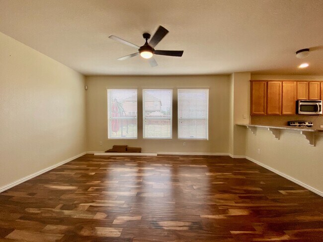 Photo - 3 BED/2.5 BATH House for lease! Located close to Lackland Air force Base