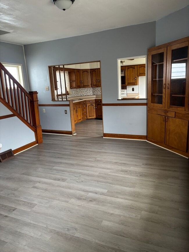 Photo - 712 E Reynolds St