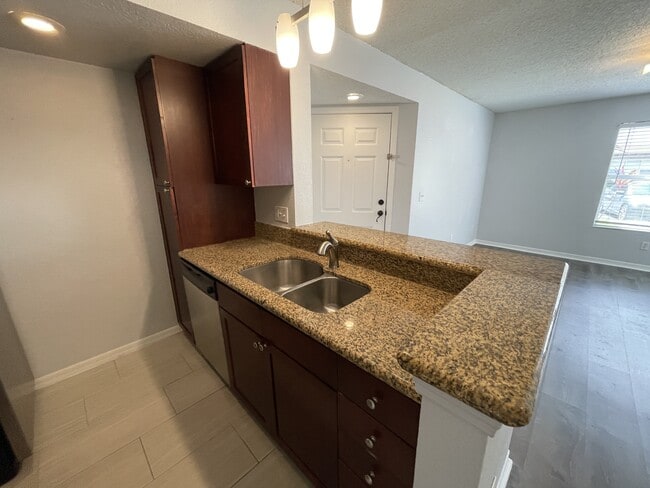 Photo - 5128 Conroy Rd