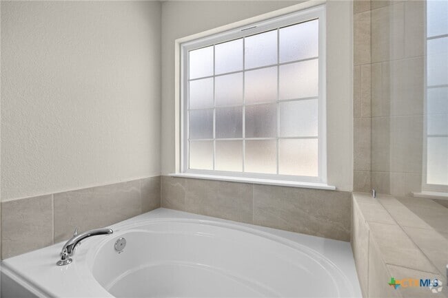 Building Photo - 1821 Holleman Dr Rental