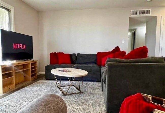 Photo - 6401 Evergreen Ave