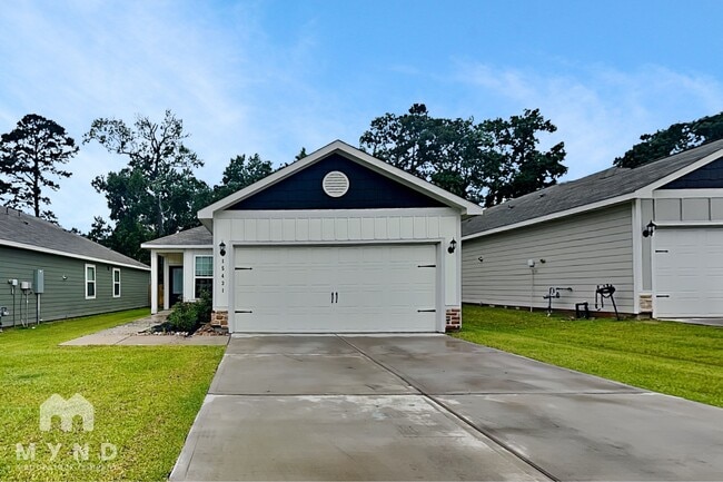 Building Photo - 15431 Maple Ter Dr