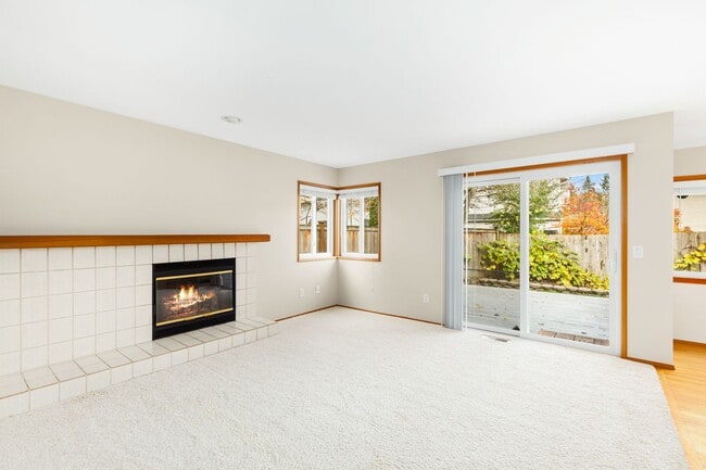 Photo - Beautiful and Bright 3 Bedroom Home in Klahanie