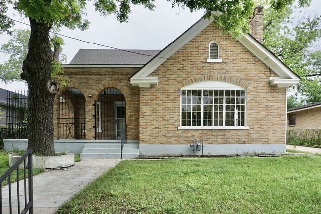 Building Photo - 1320 N 9th St