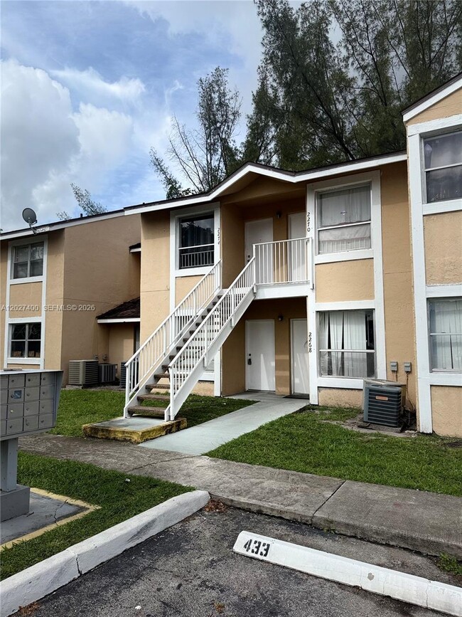 Building Photo - 2272 SW 81st Ave Unit 2272