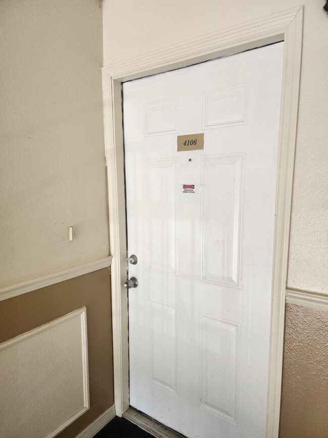 Photo - COOMING SOON : 2 Bedroom 2 Bath Condo