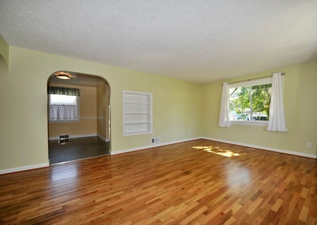 Photo - Charming 2 bed 1 bath bungalow with 2nd living room