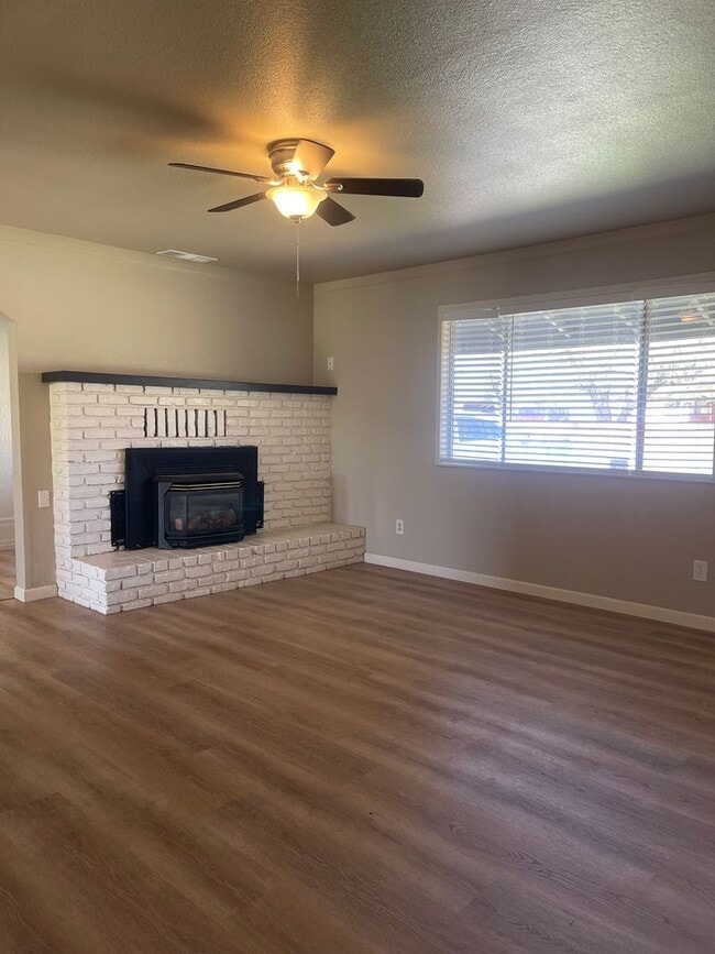 Photo - CUTE 3 BED 2 BATH IN COTTONWOOD, CA