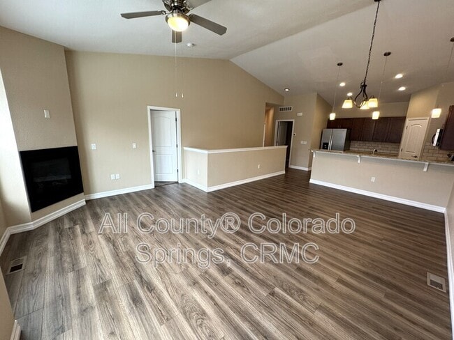 Photo - 730 Thimbleberry Point