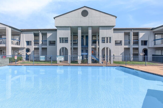 Building Photo - 3802 NASA Road 1 Unit 26