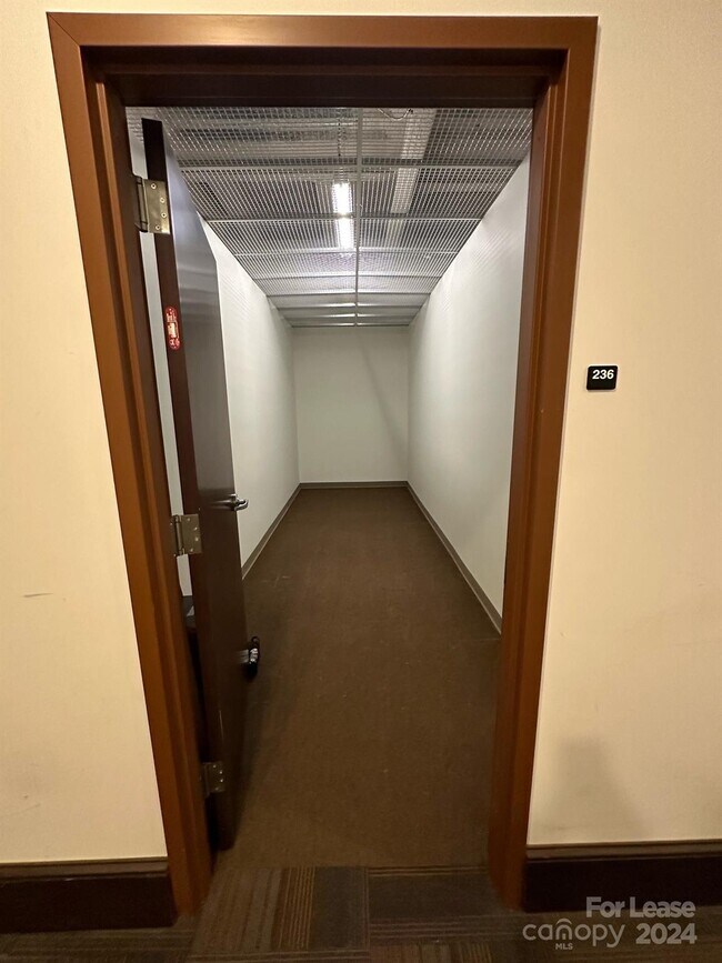 Photo - 21 Battery Park Ave Unidad 307