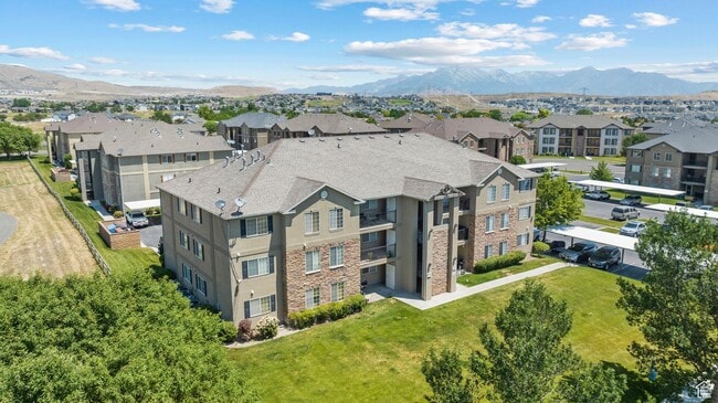 Building Photo - Move In Special-Newly Updated Eagle Mounta... Rental