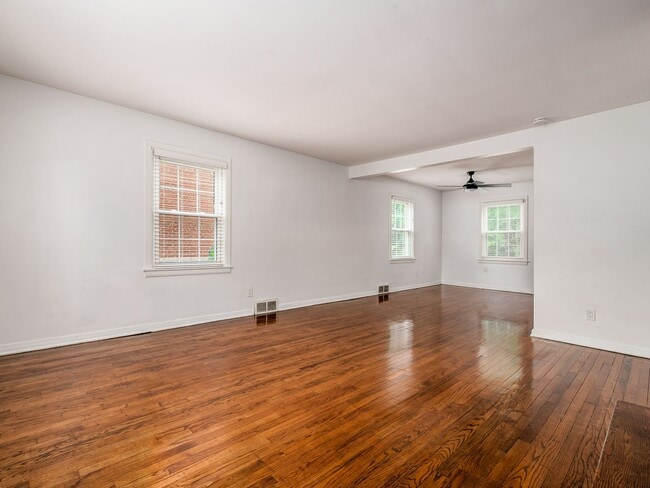 Building Photo - 111 E Selby Blvd