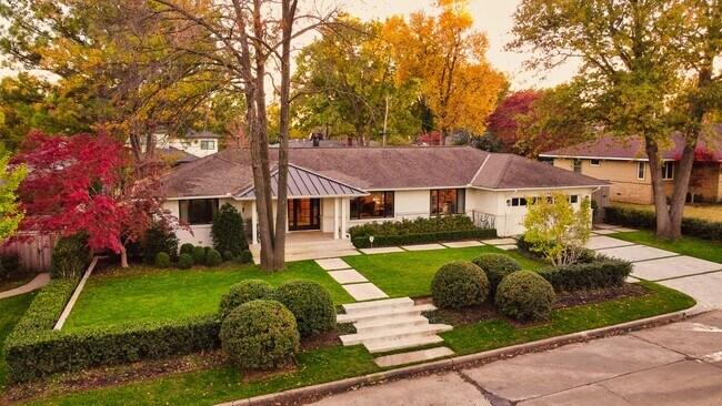 Modern, fully equipped smart home - Modern, fully equipped smart home