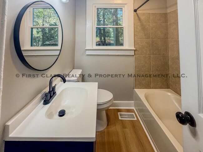 Photo - 1108 Henderson Ave