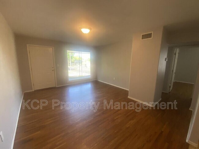 Photo - 115 N Albert Pike Ave