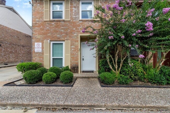 Building Photo - 14333 Memorial Dr Unit 44 Rental