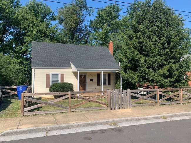 Building Photo - 212 Polk Ave Rental