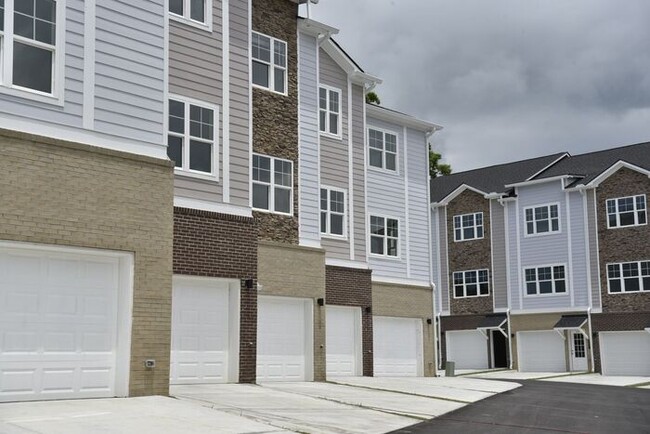 Townhomes in Gated Community!!!! - Townhomes in Gated Community!!!!