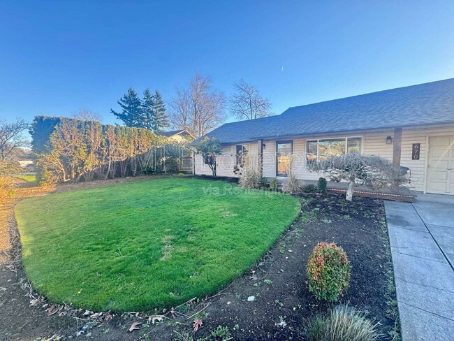 Photo - 670 NE 22nd St