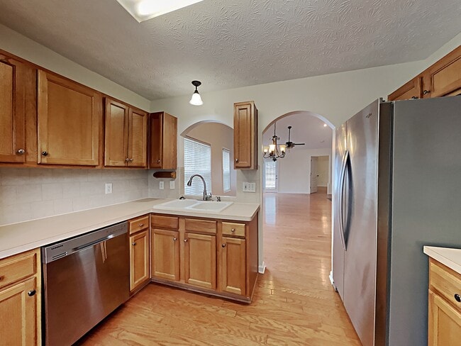 Photo - 406 Redwood Trail