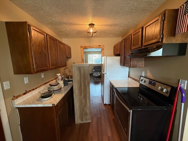 Photo - 310 N 9th Ave