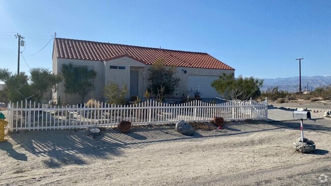 Building Photo - Desert Hot Springs 4 Bedroom House