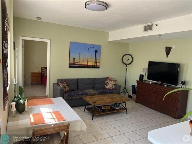 Building Photo - 1255 Pennsylvania Ave Unit 211 Rental