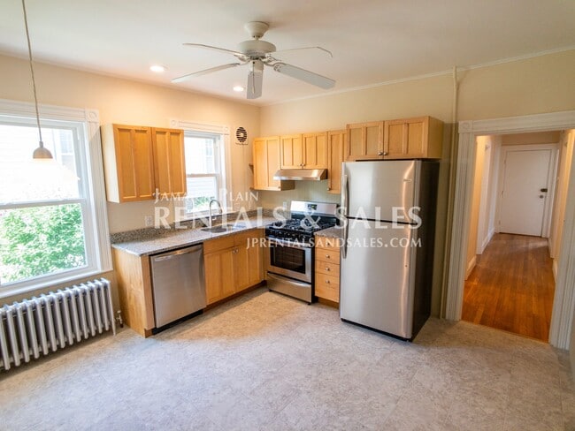 Photo - 40 Hewlett St Apartments Unit 1