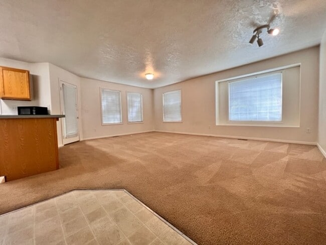 Photo - 2238 S Stephen Ave Unit 705-102