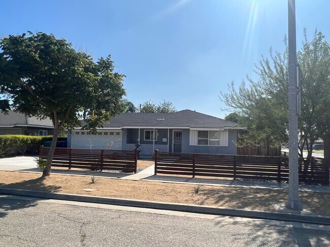 Photo - 6666 Evelyn Pl