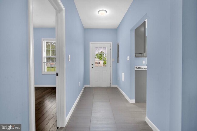 Photo - 202 Oak St