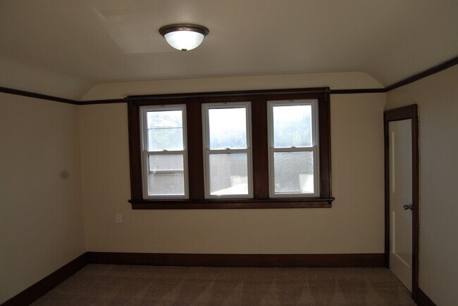 Bedroom 2 - 1612 S 77th St Unidad Upper