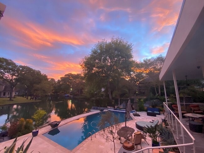 12418 Honeywood Trail