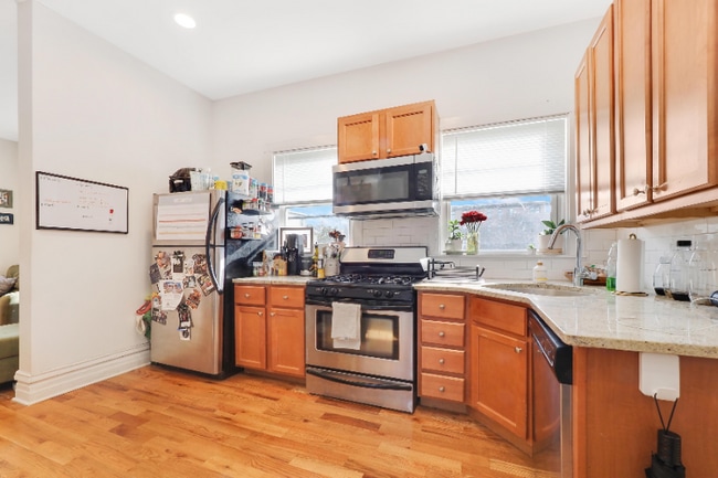 Photo - 1148 W Belmont Ave Unit 2R