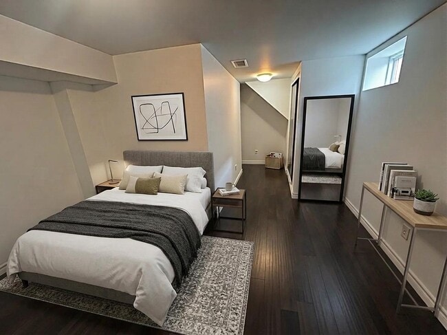 Photo - 2 Bedroom Lower Level With In Suite Laundry East Mountain Unit 2